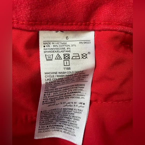 OLD NAVY Gently Used High Rise Pixie Straight Leg Slim Fit Red Pants Size 6 - Picture 5 of 9